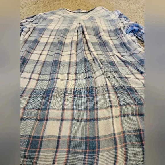 Cloth & Stone Long-Sleeve Plaid Button Up w/ Back Vent and Drop Tail, Size Small - Picture 5 of 8